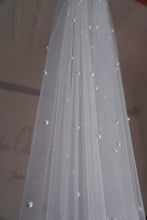 Load image into Gallery viewer, Petite Pearls