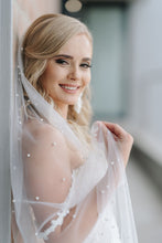 Load image into Gallery viewer, Petite Pearls