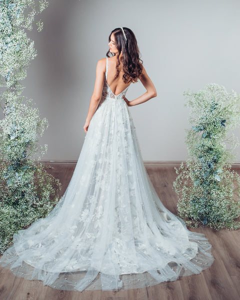 Wedding Dress: Cassia