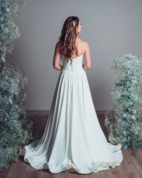 Wedding Dress: Ilne