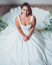 Load image into Gallery viewer, Wedding Dress: Ivy