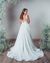 Load image into Gallery viewer, Wedding Dress: Ivy