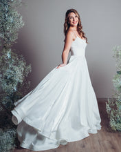 Load image into Gallery viewer, Wedding Dress: Luna