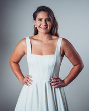 Load image into Gallery viewer, Wedding Dress: Ivy
