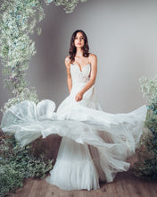 Load image into Gallery viewer, Wedding Dress: Juliette
