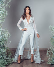 Load image into Gallery viewer, Wedding Dress; Vivienne
