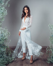 Load image into Gallery viewer, Wedding Dress; Vivienne
